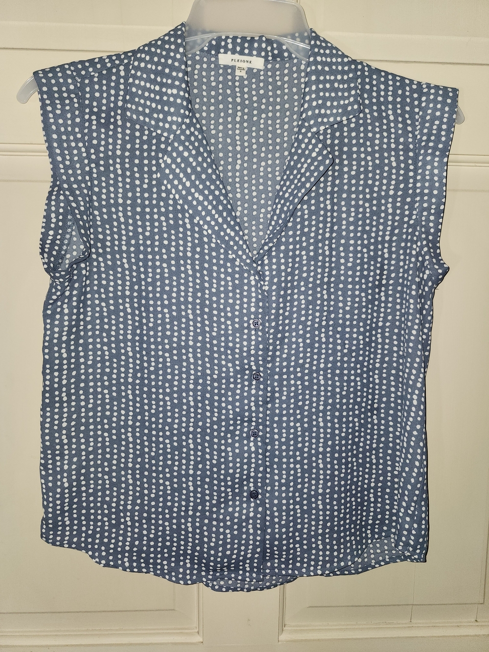 Pleione Blue-gray Polka Dot Sleeveless Button-Front Blouse